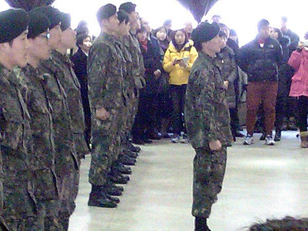 20121206_leeteuk_army2
